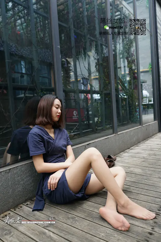 女神的超薄丝腿秀，性感不是不在于“脱” - 慕丝女lang
